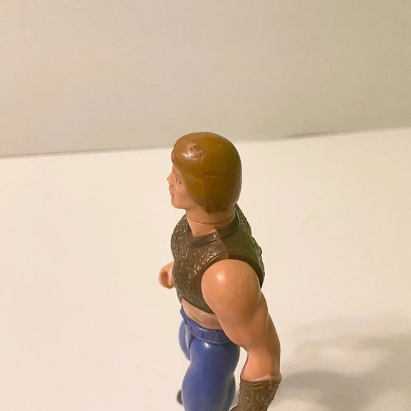 Vintage 1984 She  Ra Princess Power Bow Figure Mattel MOTU Shera Toy - Picture 9 of 12